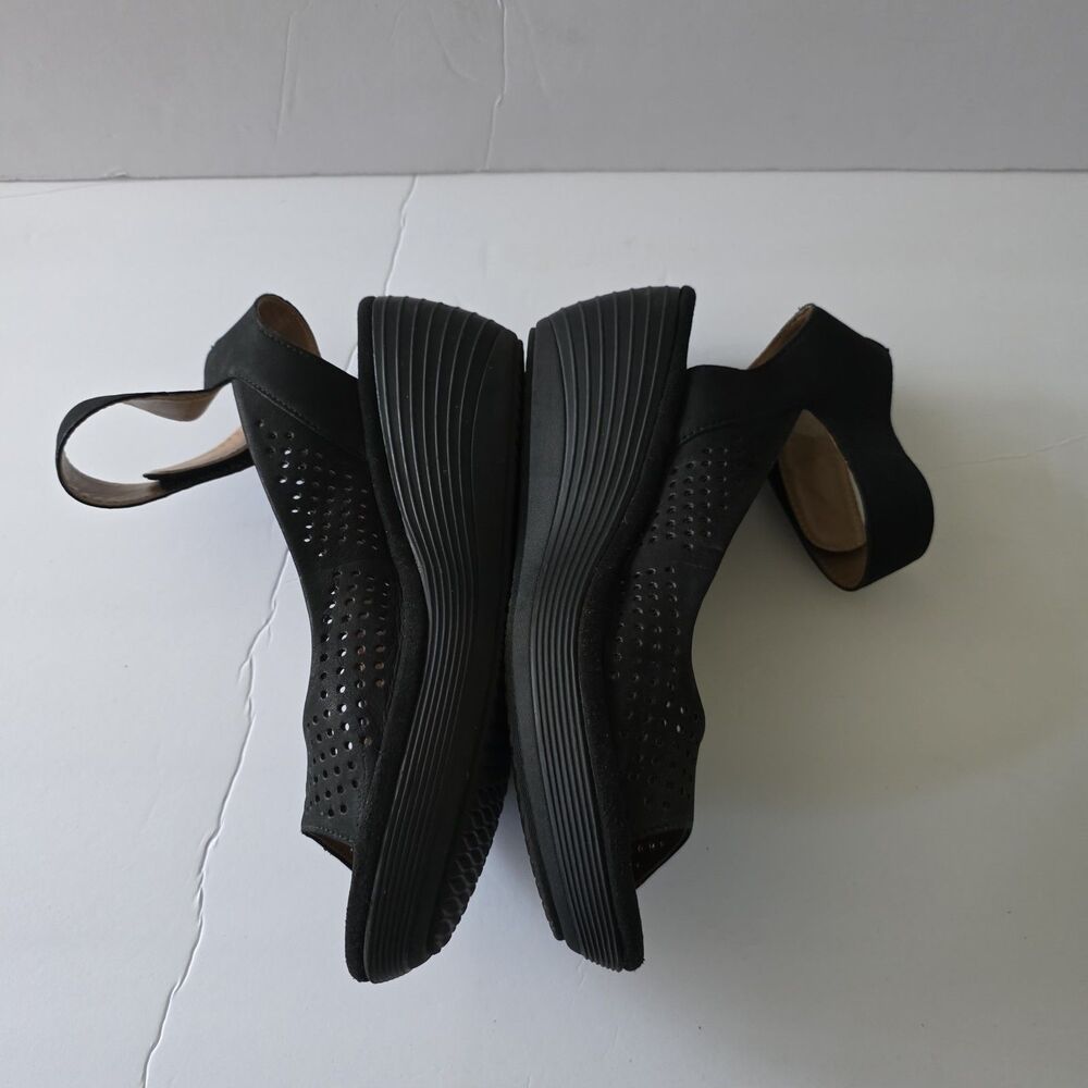 Clarks Collection Perforated wedge Sandals Black Sz 9 - Picture 7 of 9
